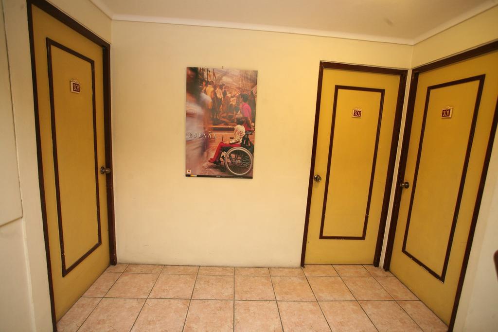 Hotel Puerta De Alcala فالبارايسو المظهر الخارجي الصورة